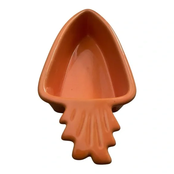 Chantal Carrot Shaped Ceramic Dish EUC - Picture 2 of 3